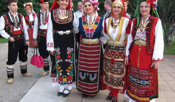 Танцьори от три континента на фолклорния фестивал в Пловдив