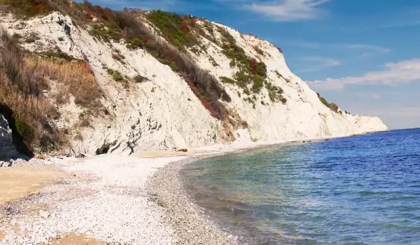 Радиация затвори плаж до Черноморец