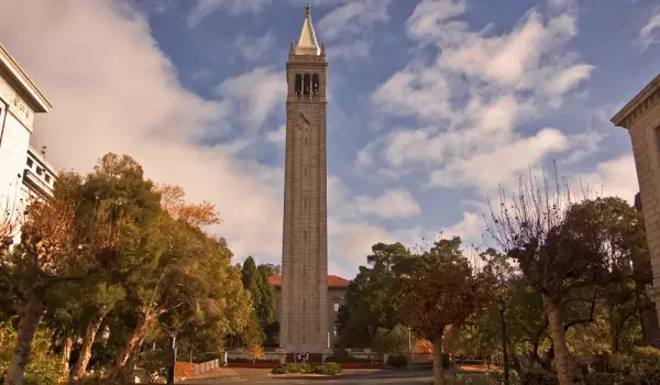 Кулата в студентският кампус в Бъркли, Калифорния