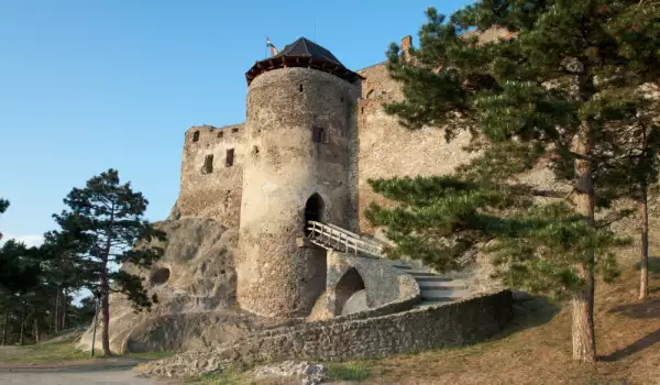 Болдожки замък
