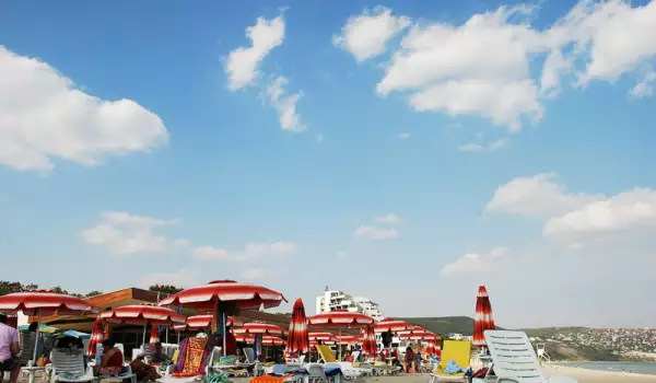 Проверки по заведенията на плажа в Бургас