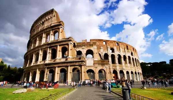 Колизеумът в Рим отвори и последните си нива за туристи