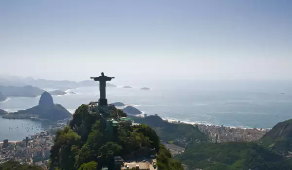 Планината Корковадо и статуята на Христос в Рио