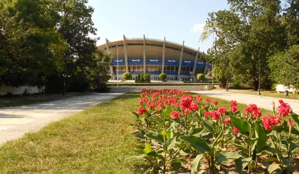 Дворец на културата и спорта във Варна