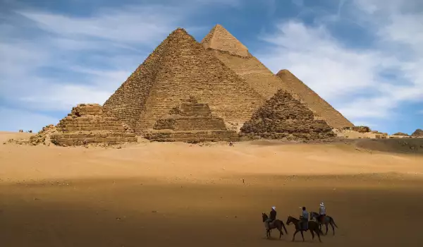 Египетските Пирамиди