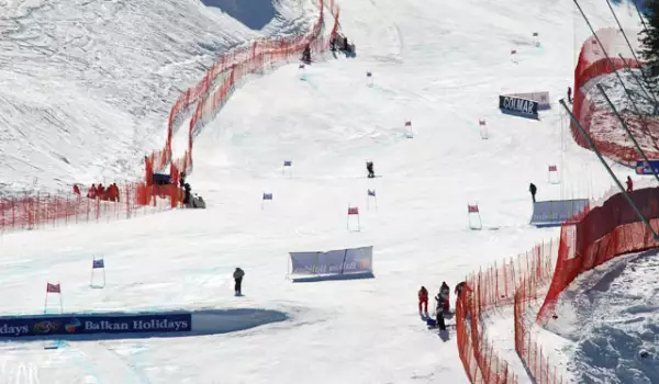 Жените алпийки се състезават в Банско