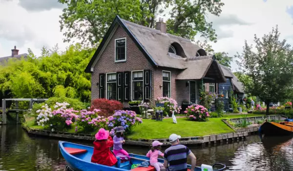 Десет приказни градчета в Холандия, които си заслужава да посетите