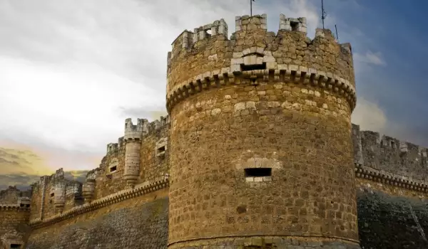 Замъкът Грахал де Кампос