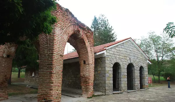 Тракийска Гробница в Казанлък