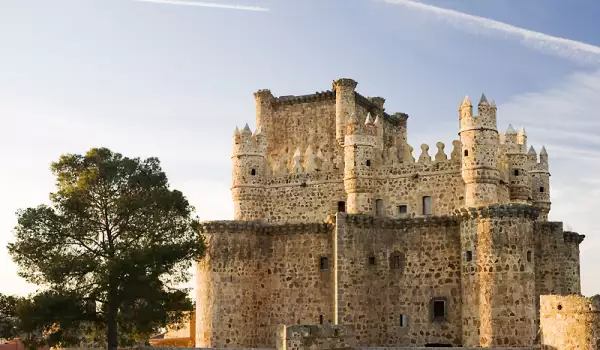 Замъкът Гуадамур