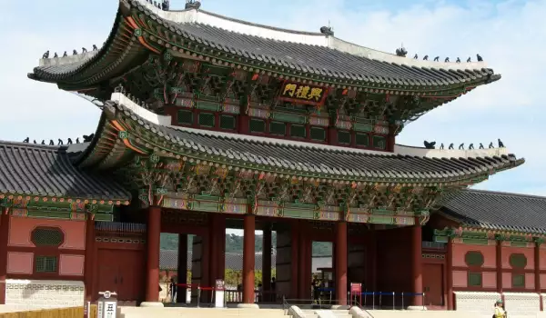Дворецът Кьонгбоккунг в Сеул