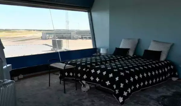 Хотел в диспечерската кула на летището – да, има такова нещо