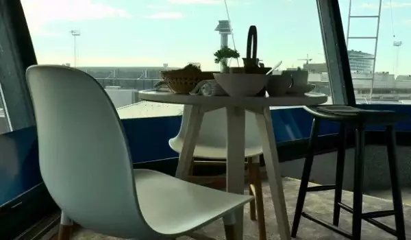 Хотел в диспечерската кула на летището – да, има такова нещо