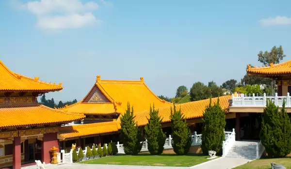 Манастирът Си Лай