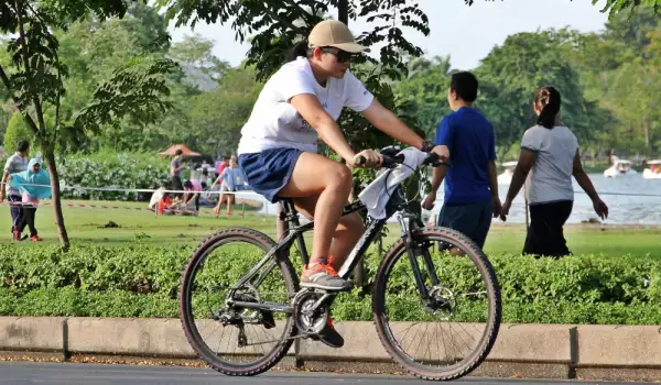 Мъж на колело