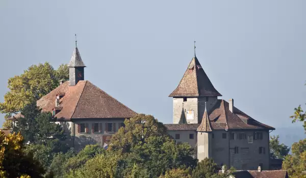 Замъкът Кюбург