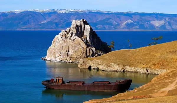Езерото Байкал в Сибир