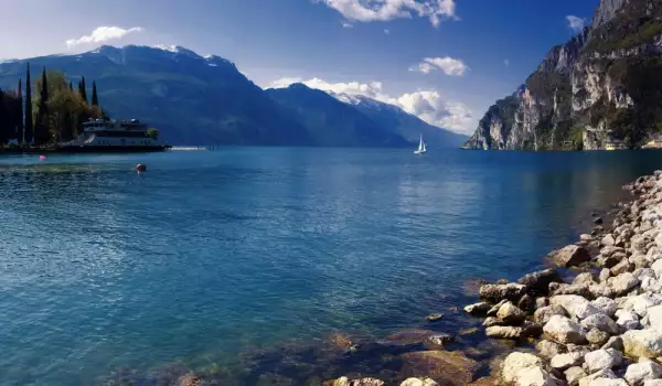Езерото Гарда и Италия