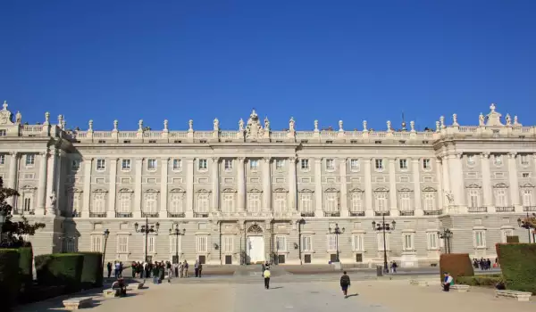Кралски палат в Мадрид