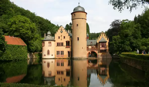 Mespelbrunn Castle