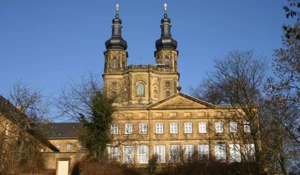 Манастирът Банц
