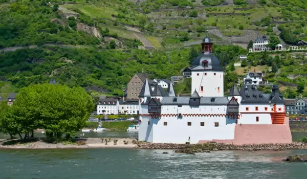 Замъкът Пфалцграфенщайн