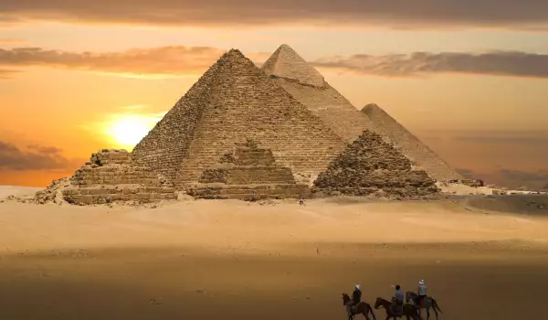 Пирамидите в Кайро