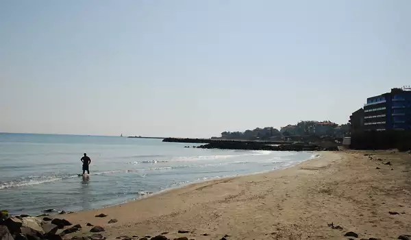 Плаж Вромос край Черноморец няма да се ползва и това лято