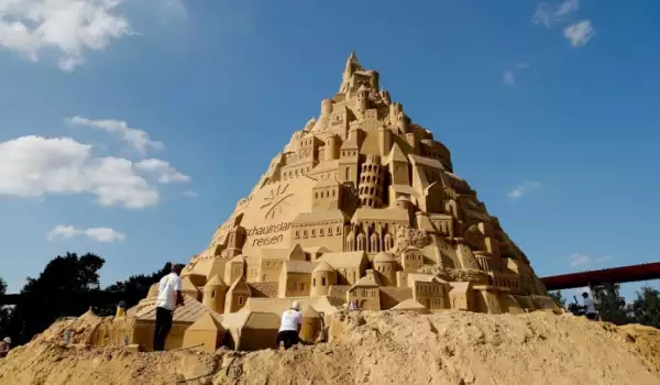 Най-високия пясъчен замък