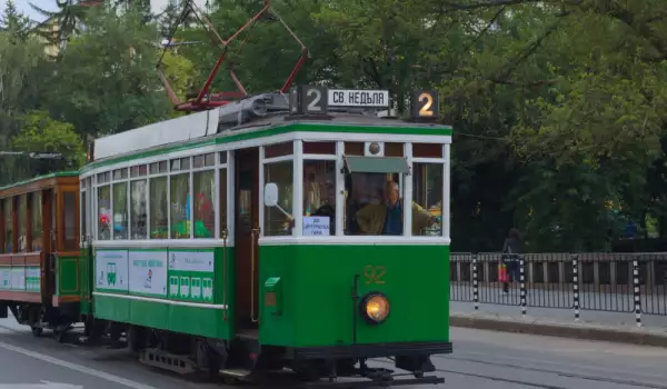 Пускат коледния ретро трамвай от 18 декември