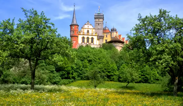 Замъкът Шварценберг в Шайнфелд