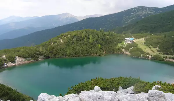 Синанишко езеро