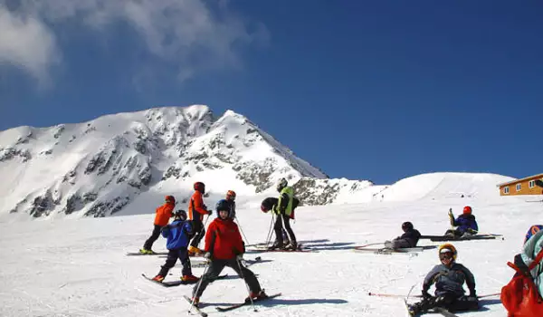 Проектът Научи се да караш ски стартира с Алберто Томба