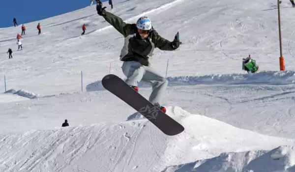Пистите в Осоговската планина приемат ски и сноуборд състезания през февруари