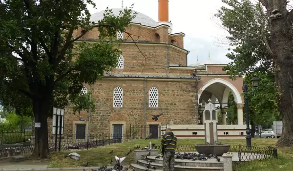 Джамия Баня Башъ в София