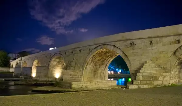 Камен мост в Скопие