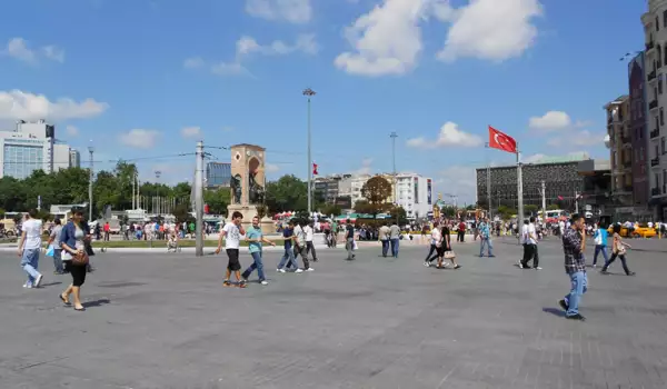 Площад Таксим в Истанбул