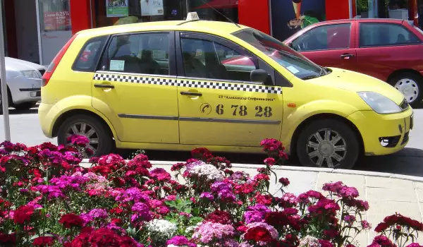 Такситата на Слънчев бряг се пазарят за твърда цена
