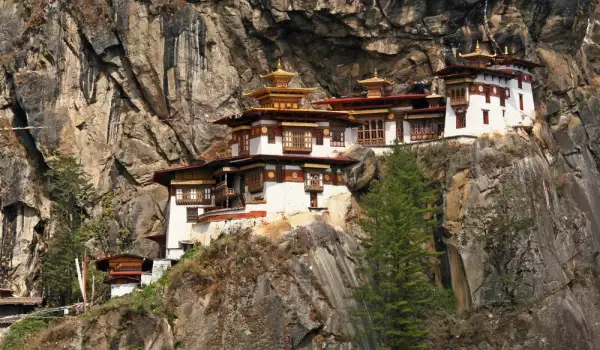Манастирът Гнездото на тигъра в Бутан