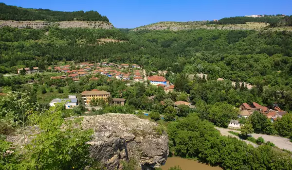 Железница ще отвежда посетителите на хълма Трапезица