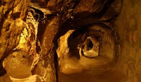 Подземен тунел