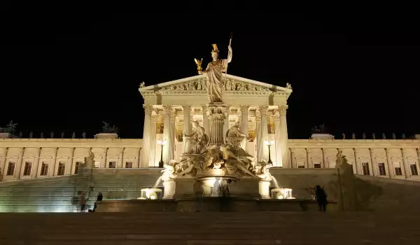 Парламентът във Виена