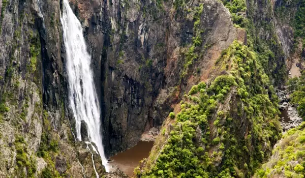 Водопадът Уоломомби в Австралия