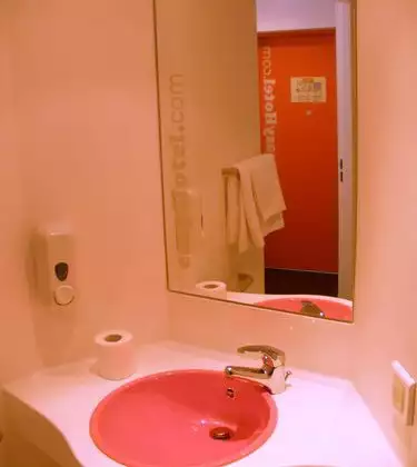 easyHotel Sofia – LOW COST – нискобюджетен бизнес хотел София