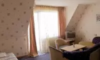 Хотел Антик Варна