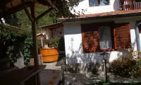 Къща за гости Пищалов Солища
